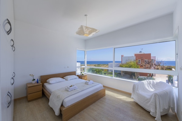 3 slaapkamers, een strijkplank/strijkijzer, gratis wifi, beddengoed