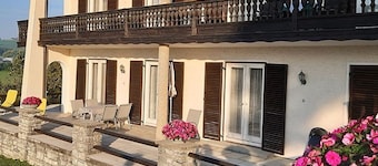 Mondseeblick - Terrace - House GUEST BUILDER (Fam. STALL INGER)