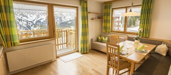 Unique mountain panorama, free WiFi, balcony, garden, lawn, playground