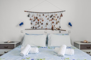 1 bedroom, free WiFi, bed sheets - Sea View Rooms & Studios (Tilos)