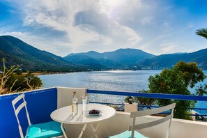 Outdoor dining - Sea View Rooms & Studios (Tilos)