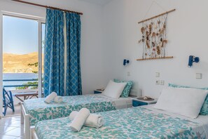 1 bedroom, free WiFi, bed sheets - Sea View Rooms & Studios (Tilos)
