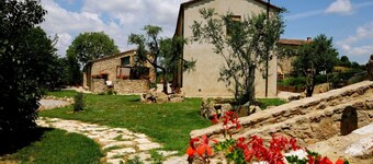 Beautiful private villa for 4 people with pool, A/C, WIFI, TV, terrace and parking