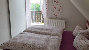 2 bedrooms, WiFi, bed sheets