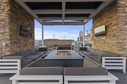 The All-Star! Deluxe Penthouse in Heart of Downtown