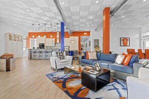 Flat-screen TV, fireplace, offices - The All-Star! Deluxe Penthouse in Heart of Downtown (Denver)