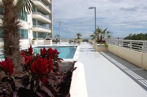 Outdoor pool - Ocean Club 103 (Biloxi)