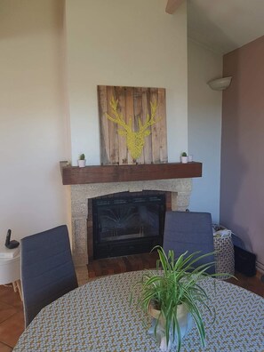 Dining - Villa with swimming pool sleeps 8 in provence (Vedène)