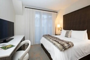 1 bedroom, in-room safe, iron/ironing board, free WiFi