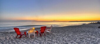 Luxurious coastal condo with amazing backyard