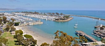 Luxurious coastal condo with amazing backyard