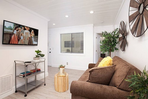 Fabulous Townhouse, close to beach, town and harbor