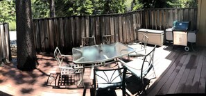 Outdoor dining - Walk to the lake (Tahoe City)