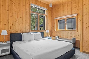 2 slaapkamers, een strijkplank/strijkijzer, reisbedje, gratis wifi