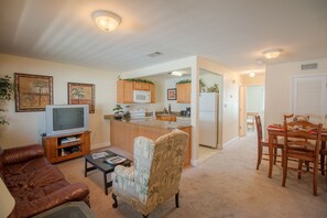 Condo, 1 Queen Bed, Private Pool | Living room | 42-inch TV with cable channels