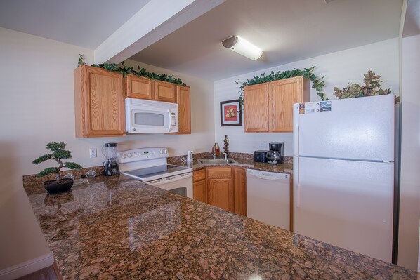 Condo, 1 Queen Bed, Private Pool | Private kitchen | Fridge, microwave, stovetop, dishwasher