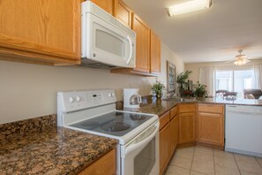 Condo, 2 Queen Beds, Private Pool | Private kitchen | Fridge, microwave, stovetop, dishwasher