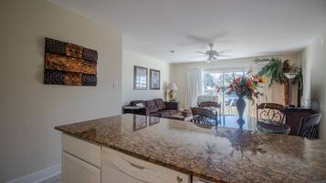 Condo, 2 Queen Beds, Private Pool | Private kitchen | Fridge, microwave, stovetop, dishwasher