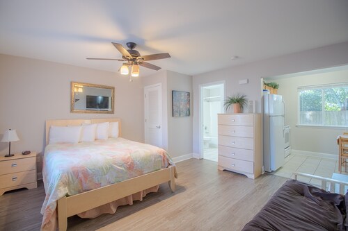 Oak Shores Studio 56