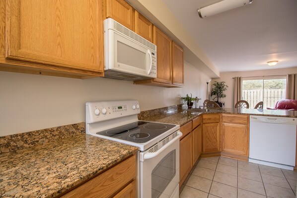 Condo, 2 Queen Beds, Private Pool | Private kitchen | Fridge, microwave, stovetop, dishwasher