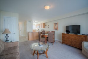 Living room - Oak Shores 138 (Biloxi)