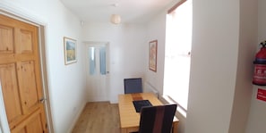 House | 3 bedrooms, iron/ironing board, free WiFi, bed sheets