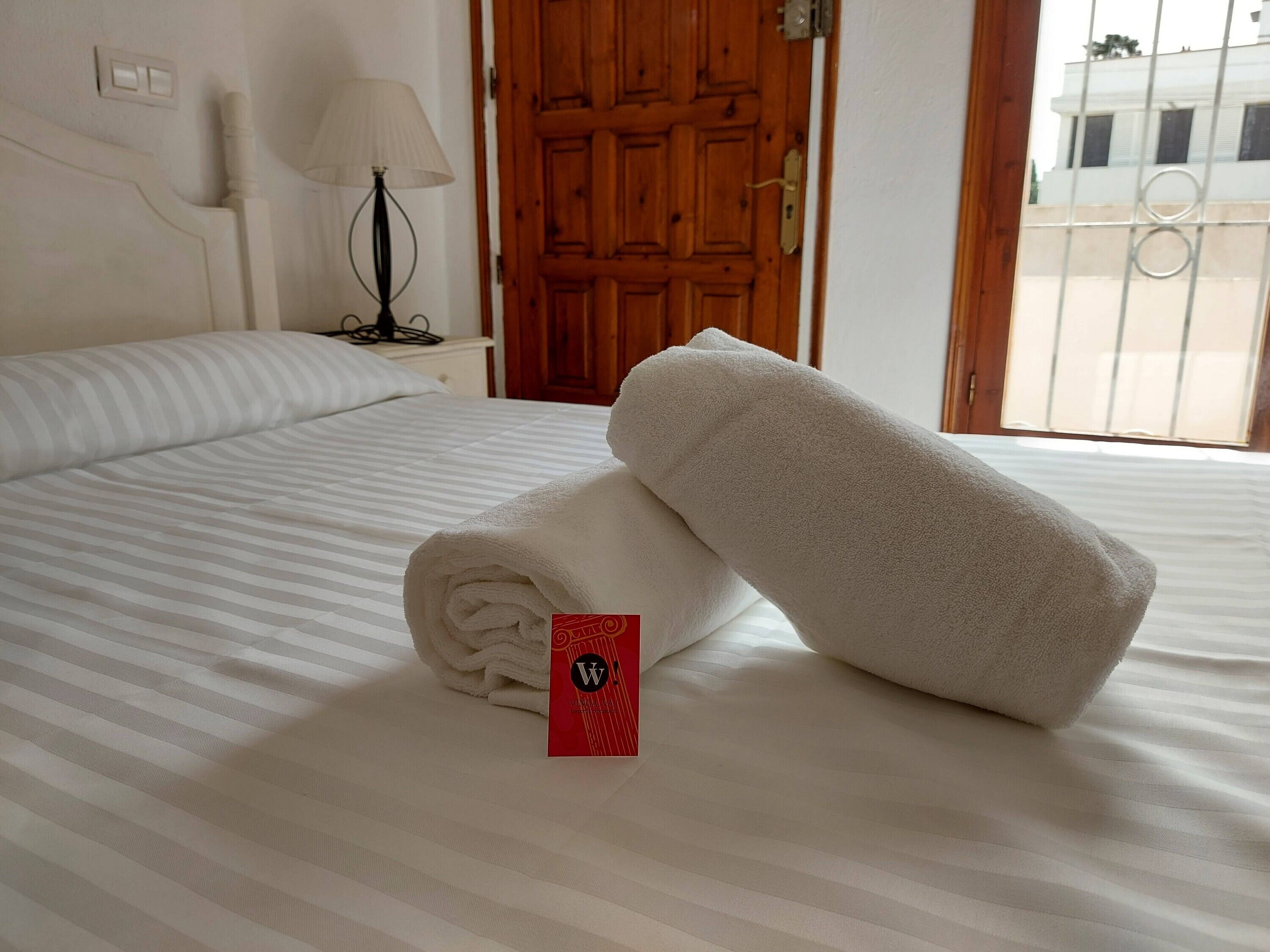 5 bedrooms, free WiFi, bed sheets, wheelchair access