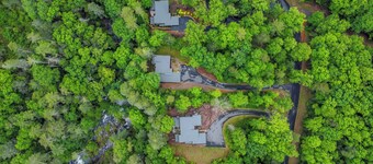 Falls Watch ~ 3BR Mountain Modern Luxury on a Private Waterfall! Wow!