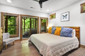 3 slaapkamers, een strijkplank/strijkijzer, gratis wifi, beddengoed