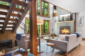 Interior - Falls Watch ~ 3BR Mountain Modern Luxury on a Private Waterfall!  Wow! (Ellijay)