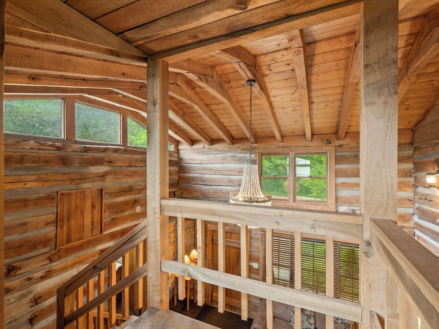 Cabana panorâmico, vista para a colina | Área de estar | Lareira