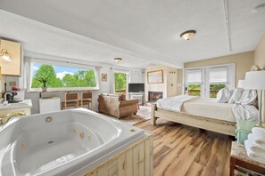 Individuell dekoriert, individuell eingerichtet, Bügeleisen/Bügelbrett