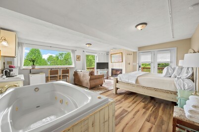 Treetop Retreat