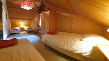 6 bedrooms, iron/ironing board, bed sheets