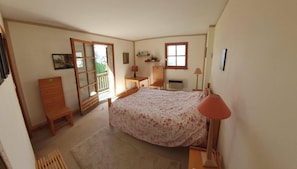 6 bedrooms, iron/ironing board, bed sheets