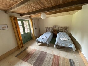 3 Schlafzimmer, Bügeleisen/Bügelbrett, WLAN, Bettwäsche