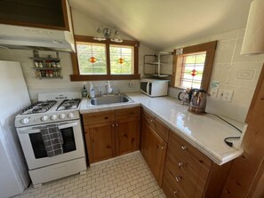 Fridge, microwave, oven, stovetop - Estero Schoolhouse Guest Studio (Valley Ford)