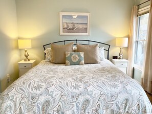 2 bedrooms, pillow-top beds, iron/ironing board, travel cot - Come 'Sea-Esta!' Recently Renovated, Clean, 2BR ~ Pet and Kid Friendly, WIFI  (Hilton Head Island)
