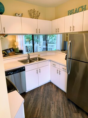 Fridge, microwave, oven, stovetop - Come 'Sea-Esta!' Recently Renovated, Clean, 2BR ~ Pet and Kid Friendly, WIFI (Hilton Head Island)
