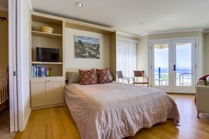 4 室のベッドルーム、デスク、アイロン / アイロン台、WiFi (無料)