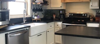 Newly remodeled cabin with view of Palo Duro Canyon
