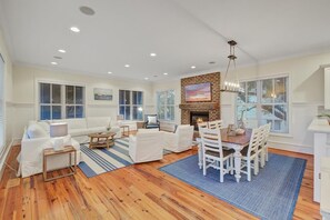 独立别墅, 多张床 (1 Palm Court) | 起居区 | 乒乓球