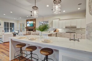 House, Multiple Beds (1 Palm Court) | Private kitchen | Toaster - 1 Palm Court (Isle of Palms)