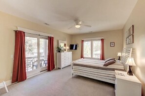 House, Multiple Beds (26 42nd Avenue) | 6 bedrooms, WiFi