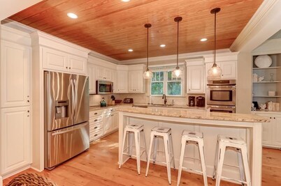 2602 Hartnett Boulevard