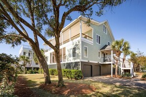 Casa, várias camas (2307 Palm Boulevard) | Fachada