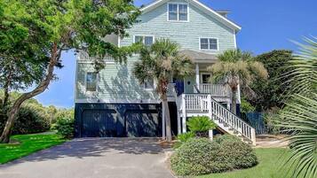 House, Multiple Beds (2307 Palm Boulevard) | Exterior