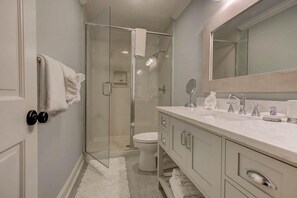 Cabin, Multiple Beds (29 Twin Oaks) | Bathroom - 29 Twin Oaks (Isle of Palms)