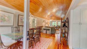 Cabin, Multiple Beds (29 Twin Oaks) | 3 bedrooms, WiFi