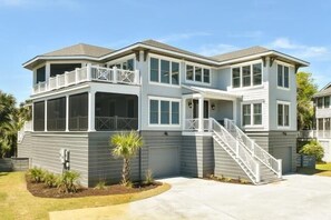 المنشأة من الخارج